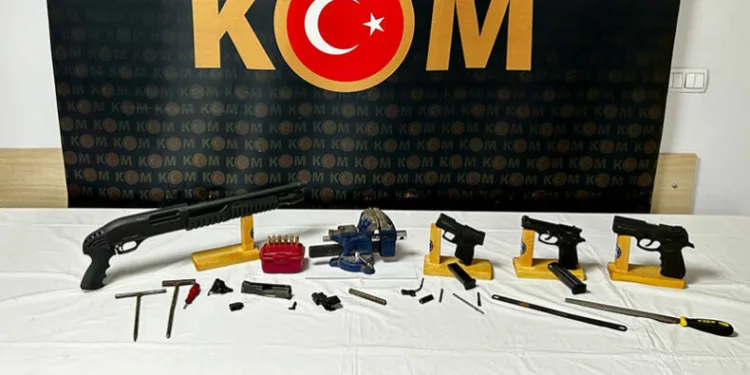 Kurusıkıdan bozma silah üreten şahıslara operasyon
