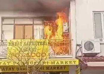 Söndürülmeyen soba kovası yangına sebep oldu