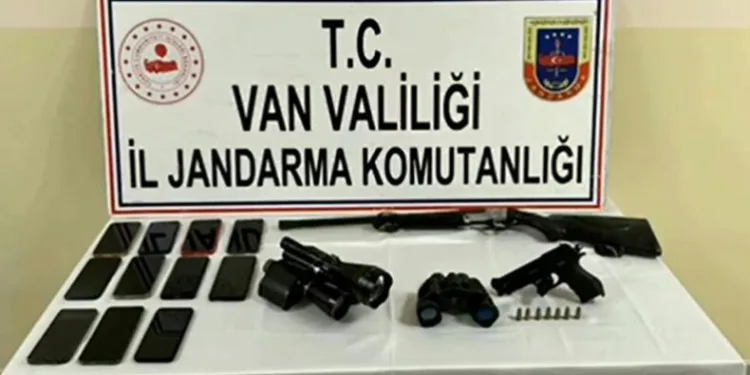 Van’da 52 kilogram esrar ele geçirildi
