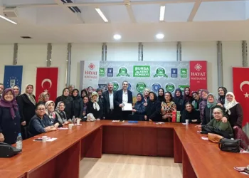 Kadınlar göz sağlığı konusunda bilgilendirildi