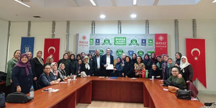 Kadınlar göz sağlığı konusunda bilgilendirildi