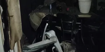 Çiçekçi dükkanından geriye enkaz kaldı