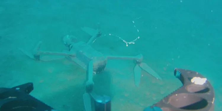 230 Bin TL değerindeki dron sualtından kurtarıldı
