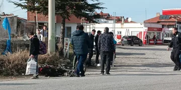 Motosiklete otomobil çarptı