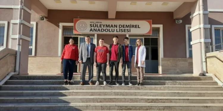 Depremin çocukları robotik kodlamada dünya üçüncüsü oldu