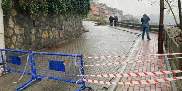 Hastane yolunda heyelan: Yol trafiğe kapatıldı