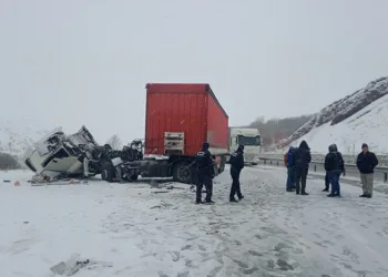 Kar yağışı trafik kazalarına neden oldu