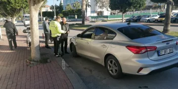 Motosiklet ile otomobil çarpıştı: 1 yaralı