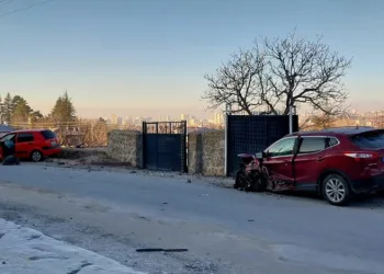 Niğde’de otomobiller çarpıştı: 3 yaralı