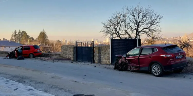 Niğde’de otomobiller çarpıştı: 3 yaralı