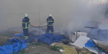 Hatay’da 2 çadır yanarak kül oldu