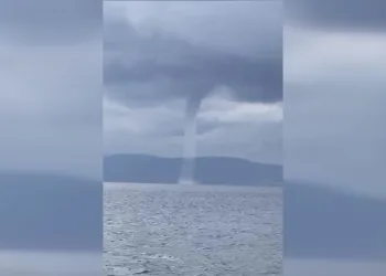 Ege Denizi’nde hortum paniği