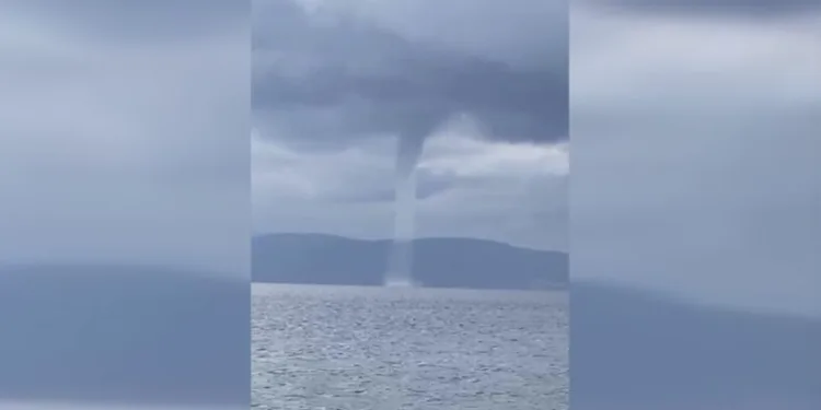 Ege Denizi’nde hortum paniği