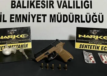 Şüpheli araçtan hem silah hem uyuşturucu ele geçirildi