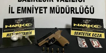 Şüpheli araçtan hem silah hem uyuşturucu ele geçirildi
