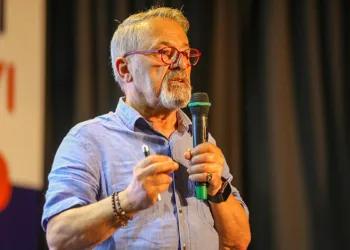 Deprem Bilimci Prof. Dr. Naci Görür, kafaları karıştırdı