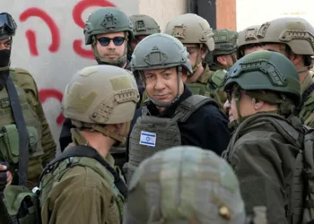 Netanyahu Gazze’de askerleri ziyaret etti