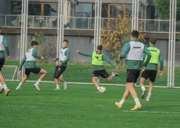Bursaspor topa sahip olma çalıştı