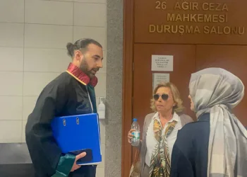 Nazlı Ilıcak cezaevine girdi
