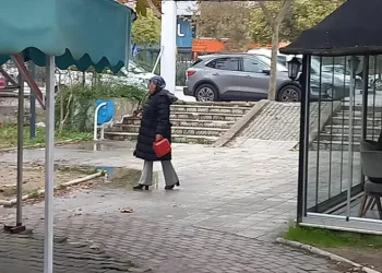 İntihar girişimindeki kadını polis kurtardı