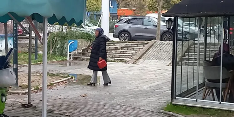 İntihar girişimindeki kadını polis kurtardı