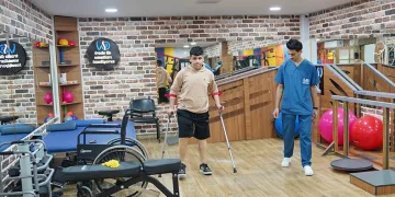 Kaybettiği bacaklarına protezle kavuştu