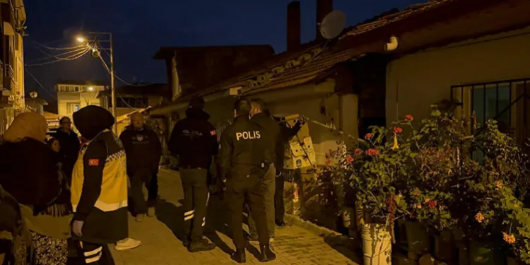 Bursa’da yalnız yaşadığı evinde ölü bulundu
