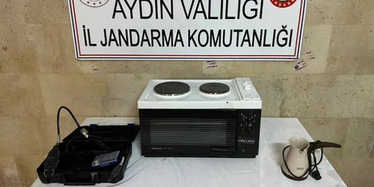 Kamu kurumundan hırsızlık yapan şüpheliler yakalandı