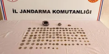 Diyarbakır’da 130 adet tarihi obje ele geçirildi