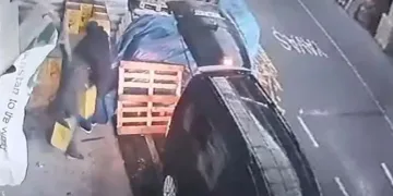 İstanbul’da toptancıdan yağ çalan hırsızlar kamerada