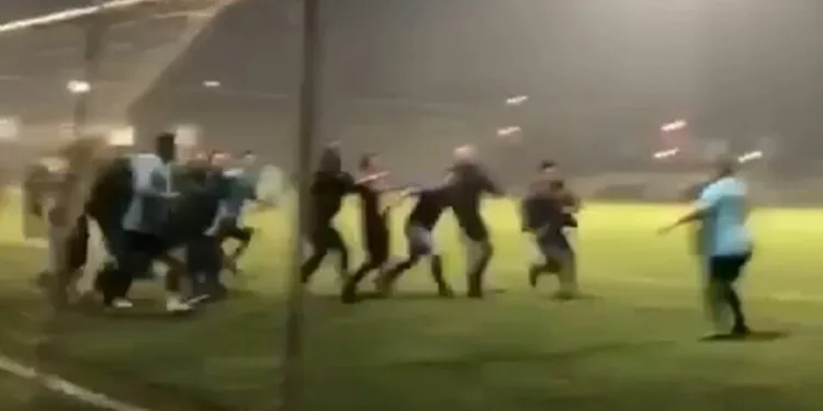 Bursa’da futbol turnuvası boks maçına döndü