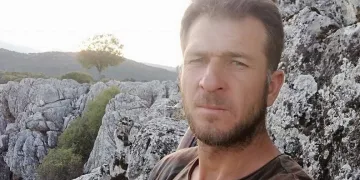 Mermer ocağında hafriyat kamyonu devrildi: 1 ölü