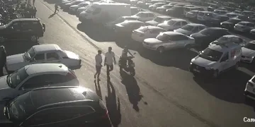 Kendini polis olarak tanıtıp 2 motosikleti çaldı