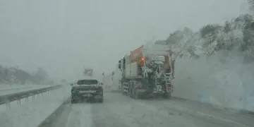 Çanakkale’de kar yağışı ulaşımı güçleştiriyor