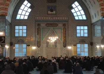Camilerde şehitler için dua edildi