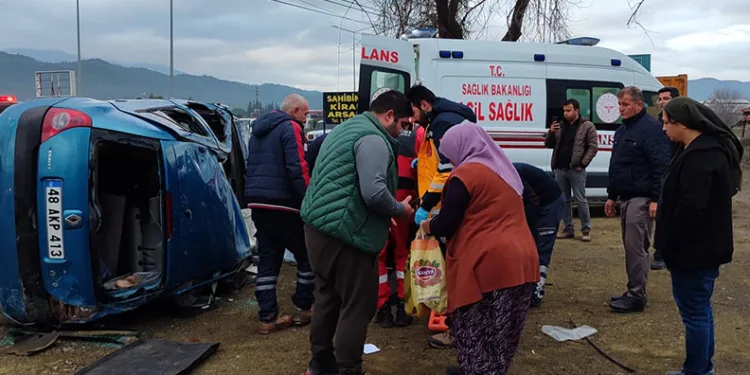 Seydikemer’de aynı yerde bir dakikada iki kaza