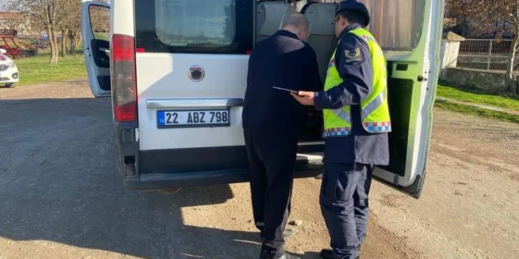 Keşan’da öğrenci servislerine denetleme