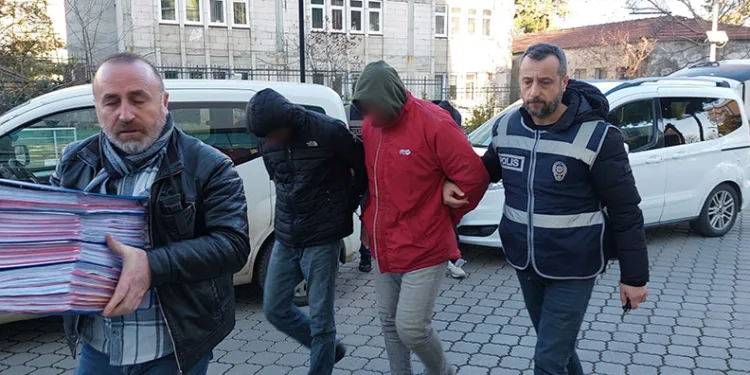 İnternet dolandırıcıları adliyeye sevk edildi