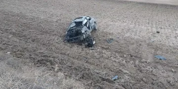 Devrilen otomobilin sürücüsü hayatını kaybetti