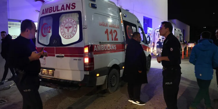 Babanın tuttuğu balon balığı 7 kişilik aileyi zehirledi