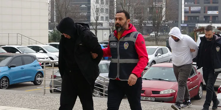 35 bin liralık ışıklandırma malzemesi çaldılar