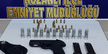 Durdurulan araçtan silah çıktı