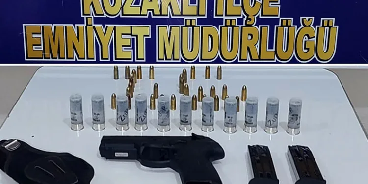 Durdurulan araçtan silah çıktı