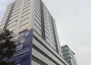 Vinç zinciri koptu, 2 işçi hayatını kaybetti