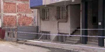 İnşaat temelinde toprak kaydı, 2 bina tahliye edildi