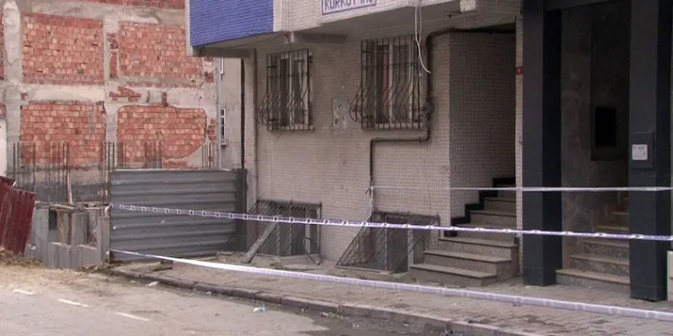 İnşaat temelinde toprak kaydı, 2 bina tahliye edildi