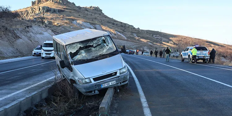 Yol buzlandı, kazalar art arda geldi