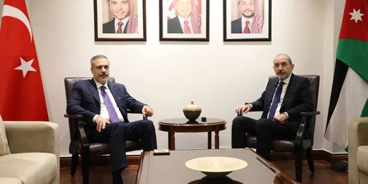 Bakan Fidan, Ürdünlü mevkidaşı Safadi ile görüştü