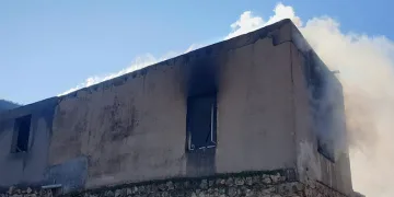 Mardin’de boş olan ev yanarak kullanılamaz hale geldi