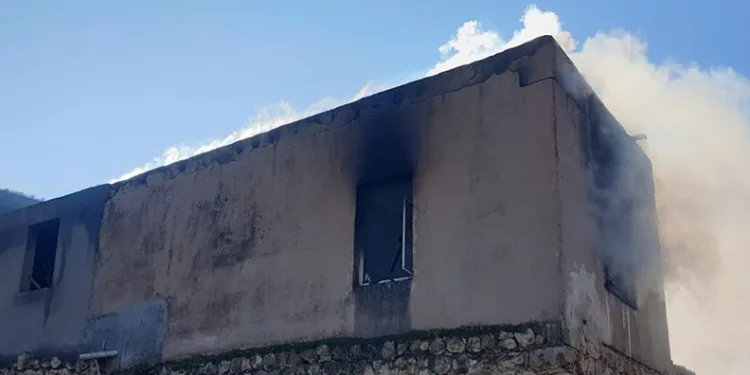 Mardin’de boş olan ev yanarak kullanılamaz hale geldi